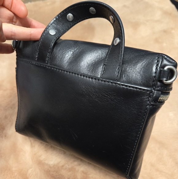 Marc Jacobs Black Canteen Riveted Limited Edition Crossbody Bag - Picture 7 of 11
